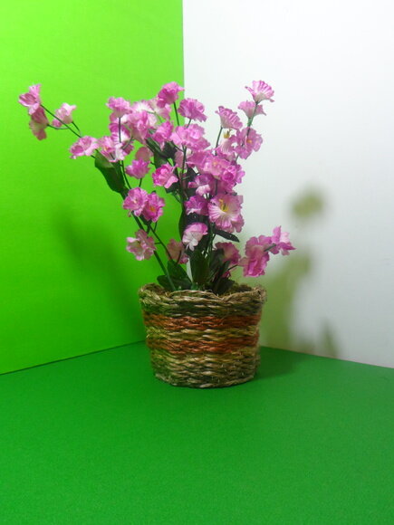 Arranjo Floral em Vaso de Sisal