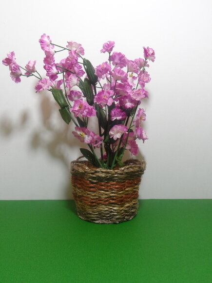 Arranjo Floral em Vaso de Sisal