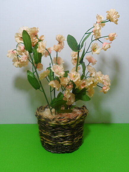 Arranjo Floral em Vaso de Sisal