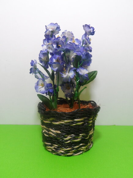 Arranjo Floral em Vaso de Sisal