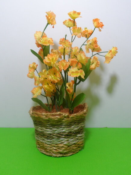 Arranjo Floral em Vaso de Sisal