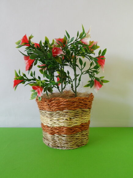 Arranjo Floral em Vaso de Sisal