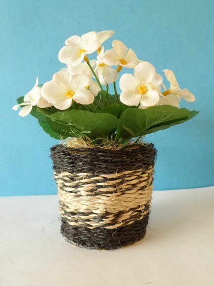 Arranjo Floral em Vaso de Sisal