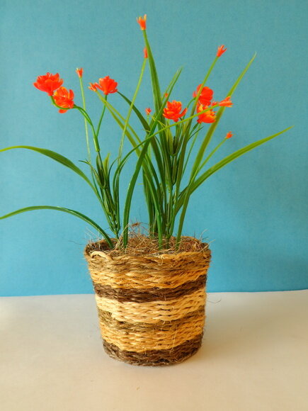 Arranjo Floral em Vaso de Sisal