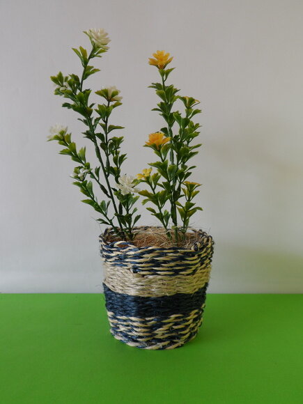 Arranjo Floral em Vaso de Sisal
