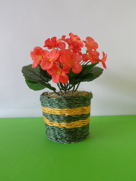 Arranjo Floral em Vaso de Sisal