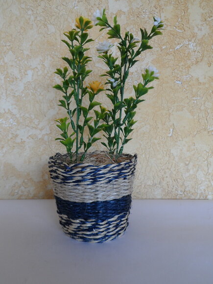 Arranjo Floral em Vaso de Sisal