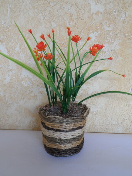Arranjo Floral em Vaso de Sisal