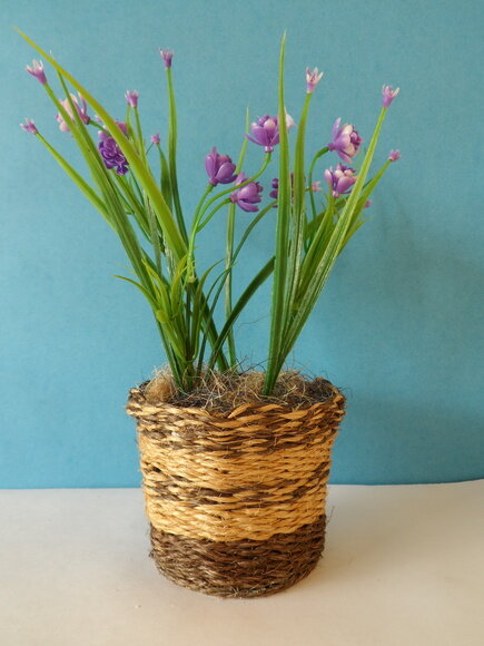 Arranjo Floral em Vaso de Sisal