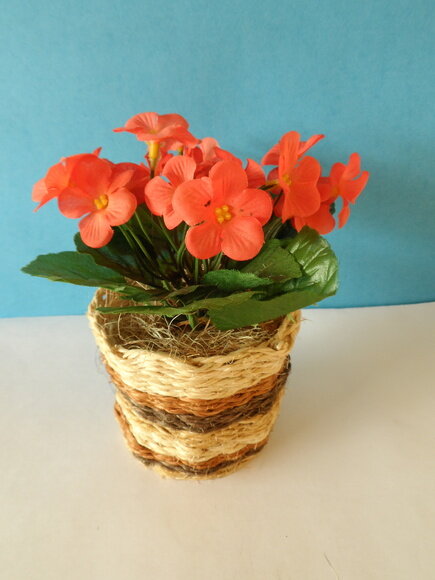 Arranjo Floral em Vaso de Sisal