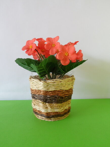 Arranjo Floral em Vaso de Sisal