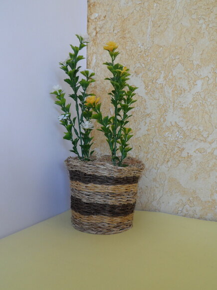 Arranjo Floral em Vaso de Sisal