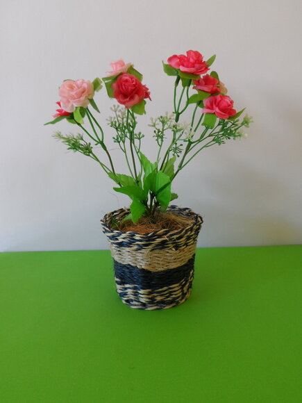 Arranjo Floral em Vaso de Sisal