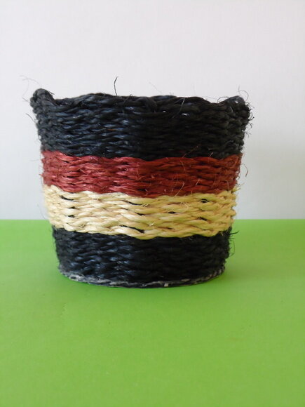 Arranjo Floral em Vaso de Sisal
