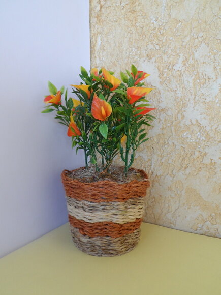 Arranjo Floral em Vaso de Sisal