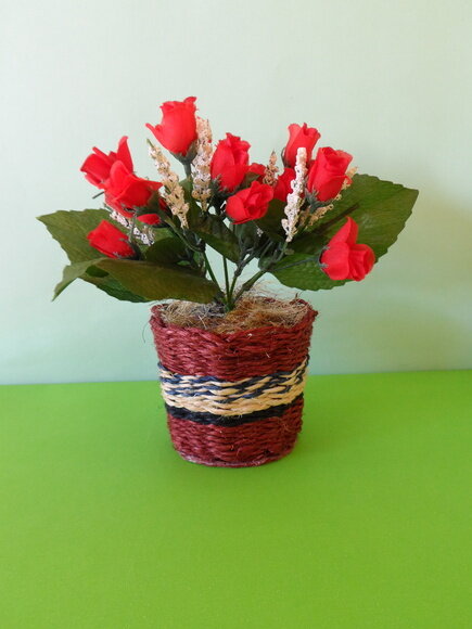 Arranjo Floral em Vaso de Sisal