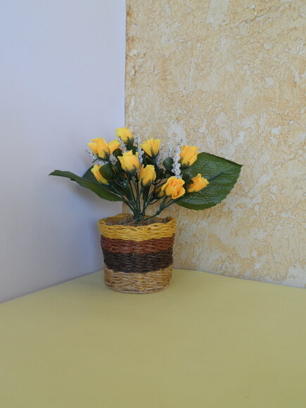 Arranjo Floral em Vaso de Sisal