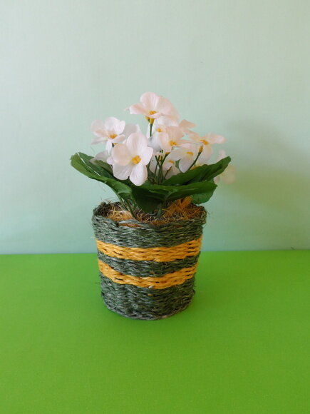 Arranjo Floral em Vaso de Sisal