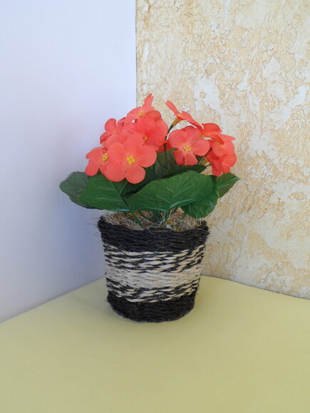 Arranjo Floral em Vaso de Sisal