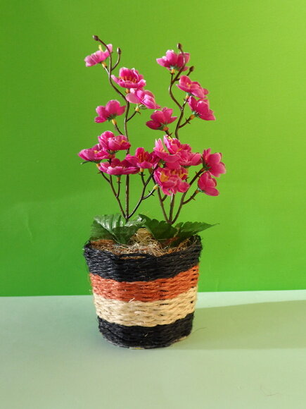 Arranjo Floral em Vaso de Sisal