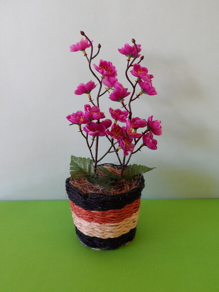 Arranjo Floral em Vaso de Sisal