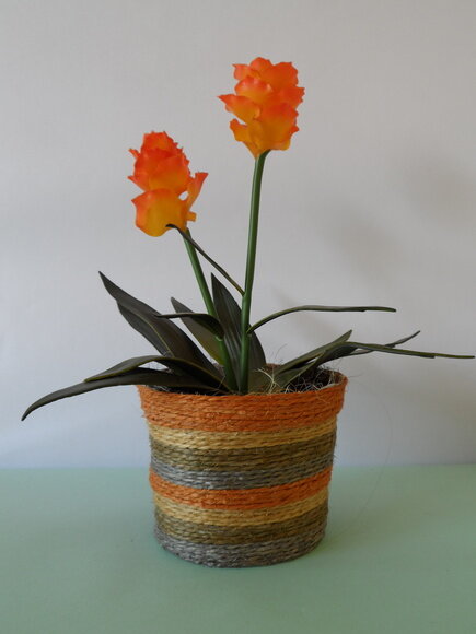 Arranjo Floral em Vaso de Sisal