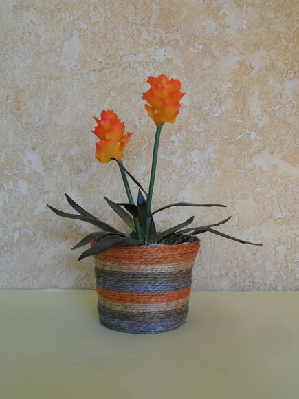 Arranjo Floral em Vaso de Sisal