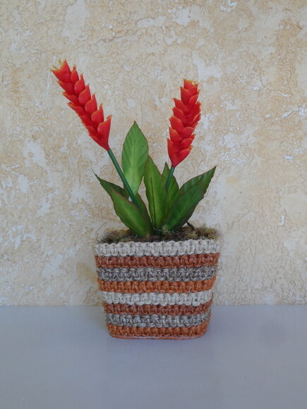 Arranjo Floral em Vaso de Sisal