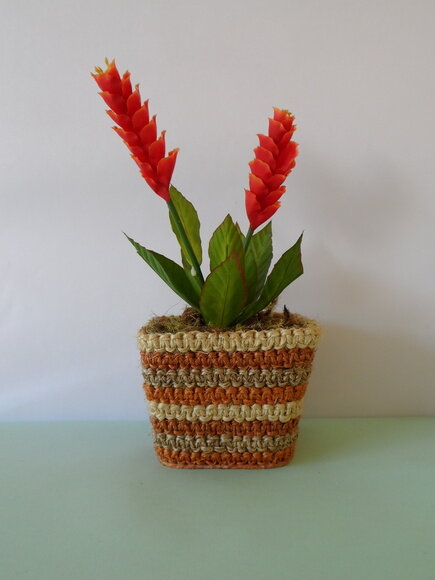 Arranjo Floral em Vaso de Sisal