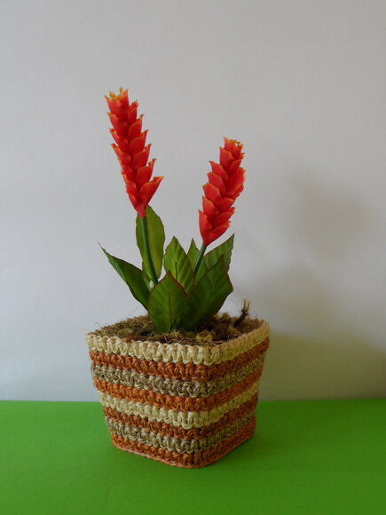 Arranjo Floral em Vaso de Sisal