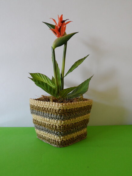 Arranjo Floral em Vaso de Sisal