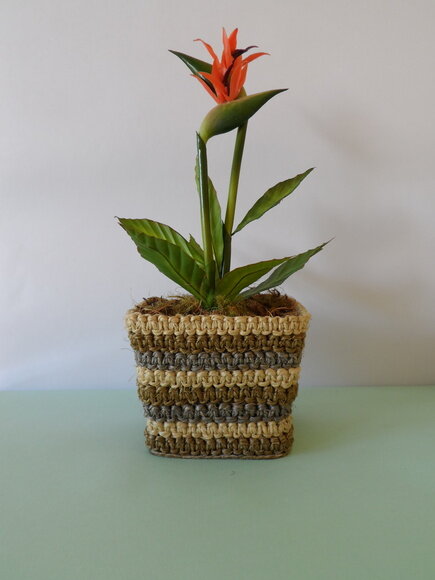 Arranjo Floral em Vaso de Sisal