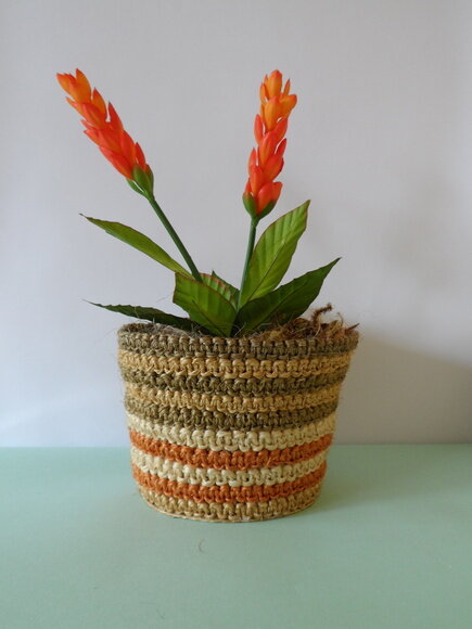 Arranjo Floral em Vaso de Sisal