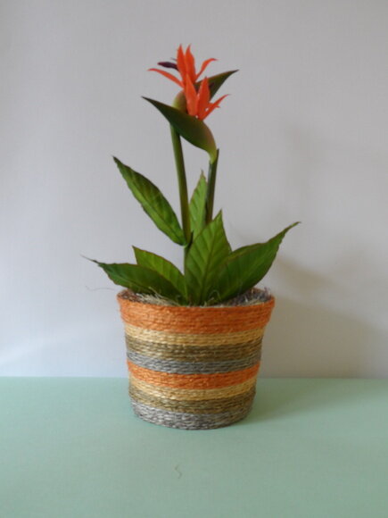Arranjo Floral em Vaso de Sisal