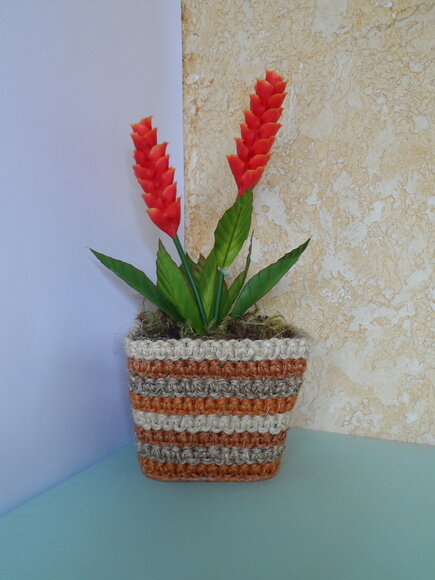 Arranjo Floral em Vaso de Sisal