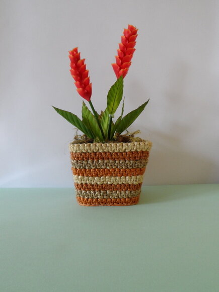 Arranjo Floral em Vaso de Sisal