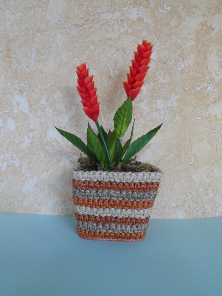 Arranjo Floral em Vaso de Sisal