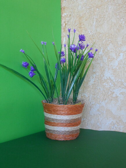 Arranjo Floral em Vaso de Sisal