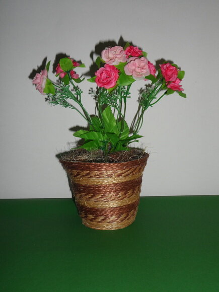 Arranjo Floral em Vaso de Sisal