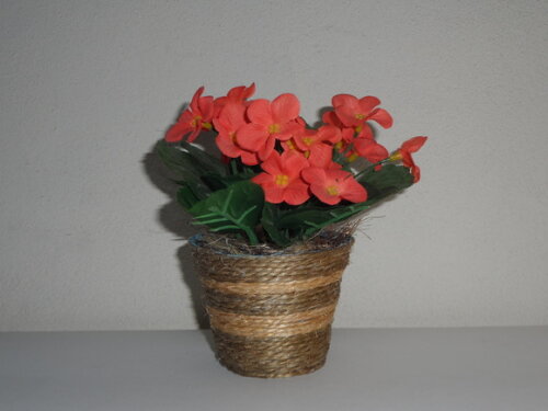Arranjo Floral em Vaso de Sisal