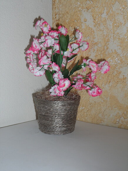 Arranjo Floral em Vaso de Sisal