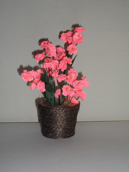 Arranjo Floral em Vaso de Sisal