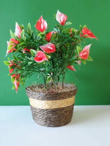 Arranjo Floral em Vaso de Sisal
