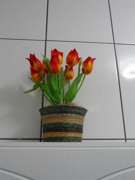Arranjo Floral em Vaso de Sisal