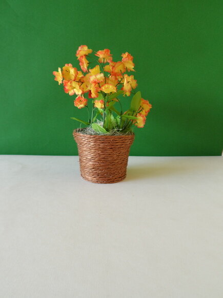 Arranjo Floral em Vaso de Sisal
