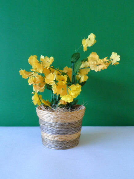 Arranjo Floral em Vaso de Sisal