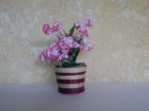 Arranjo Floral em Vaso de Sisal