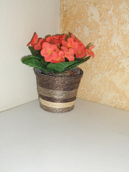 Arranjo Floral em Vaso de Sisal