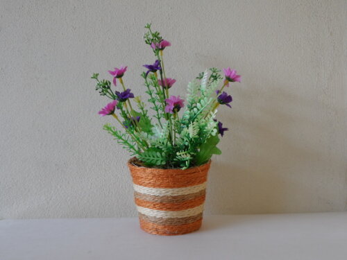 Arranjo Floral em Vaso de Sisal