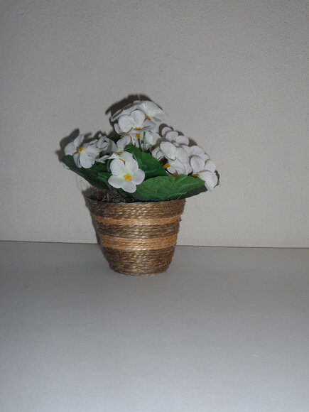 Arranjo Floral em Vaso de Sisal